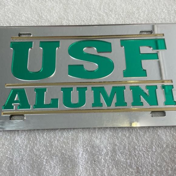 USF University of South Florida Bulls Alumni mirrored license plate. - Picture 2 of 3